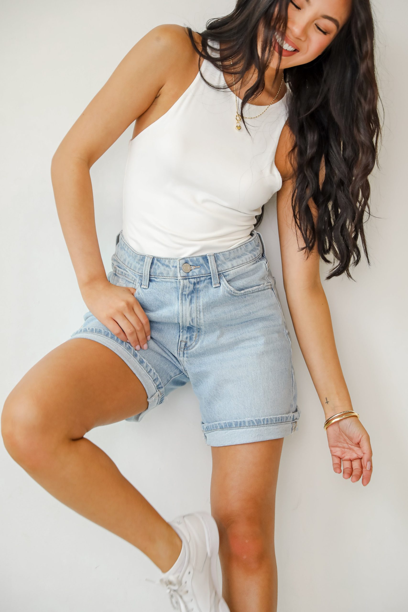 shopdressup_light_wash_midi_denim_shorts-9.jpg