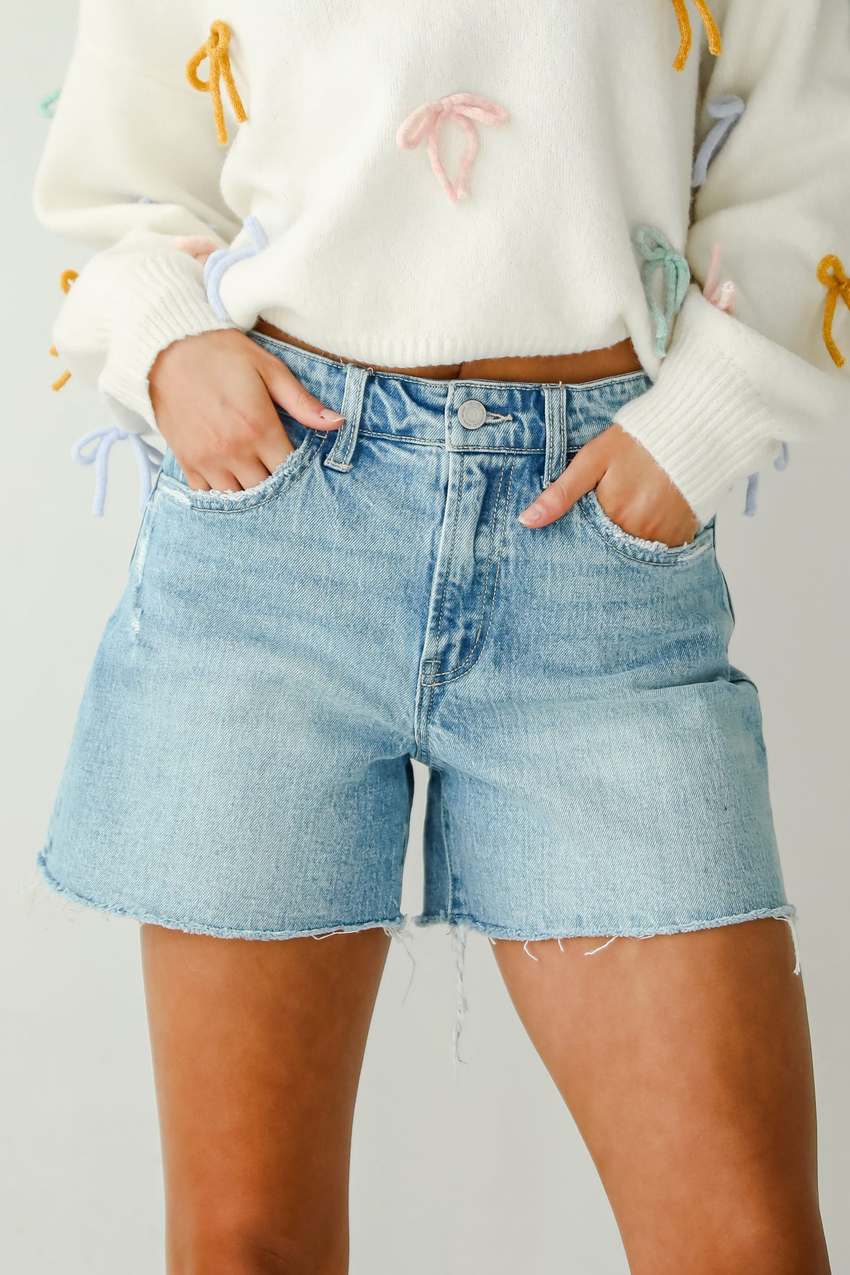 shopdressup_medium_wash_denim_shorts-3_78ee07aa-b3f7-4936-a029-2a662da1132f.jpg